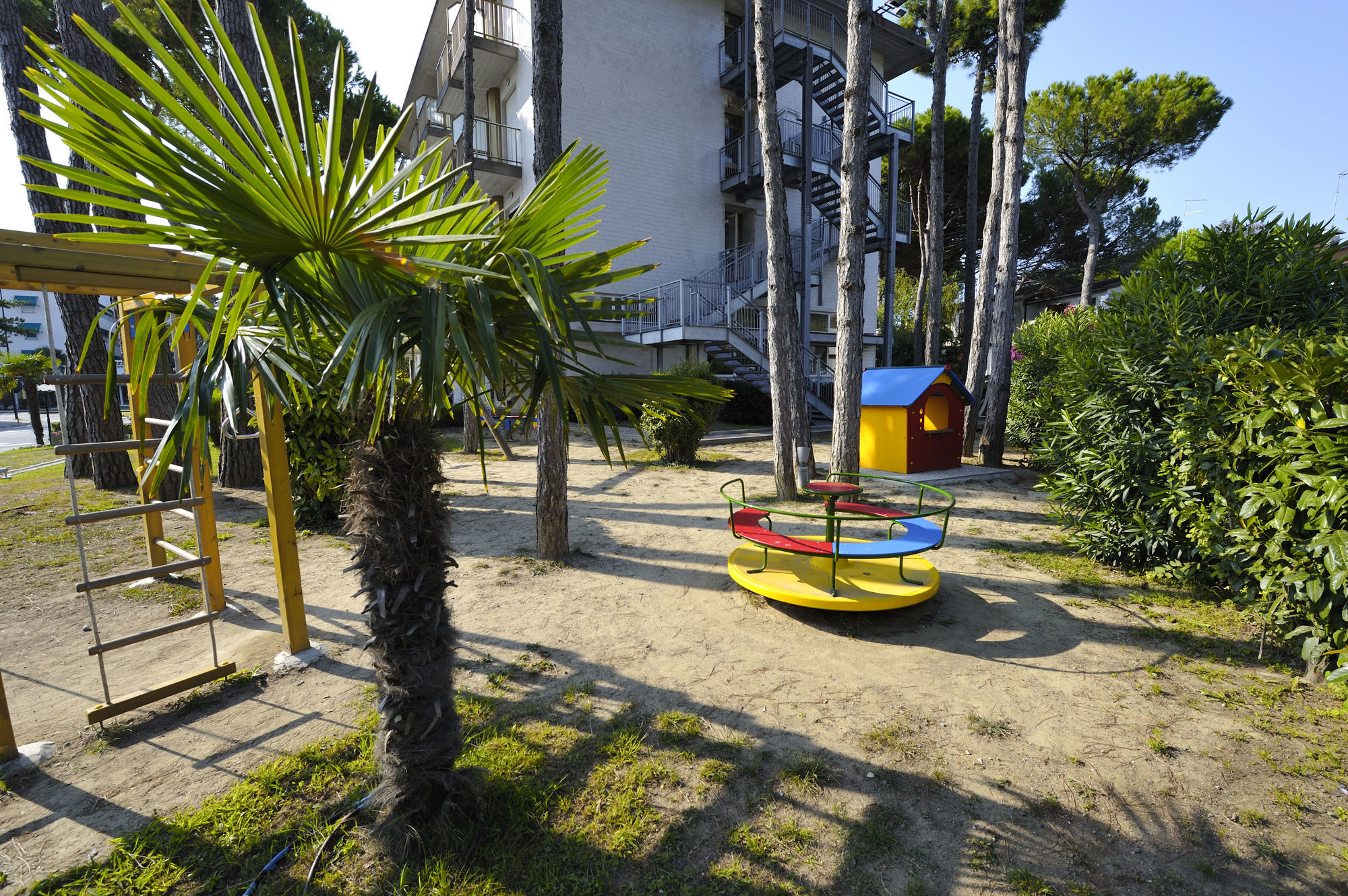 Hotel Vina De Mar Lignano Sabbiadoro Exterior photo